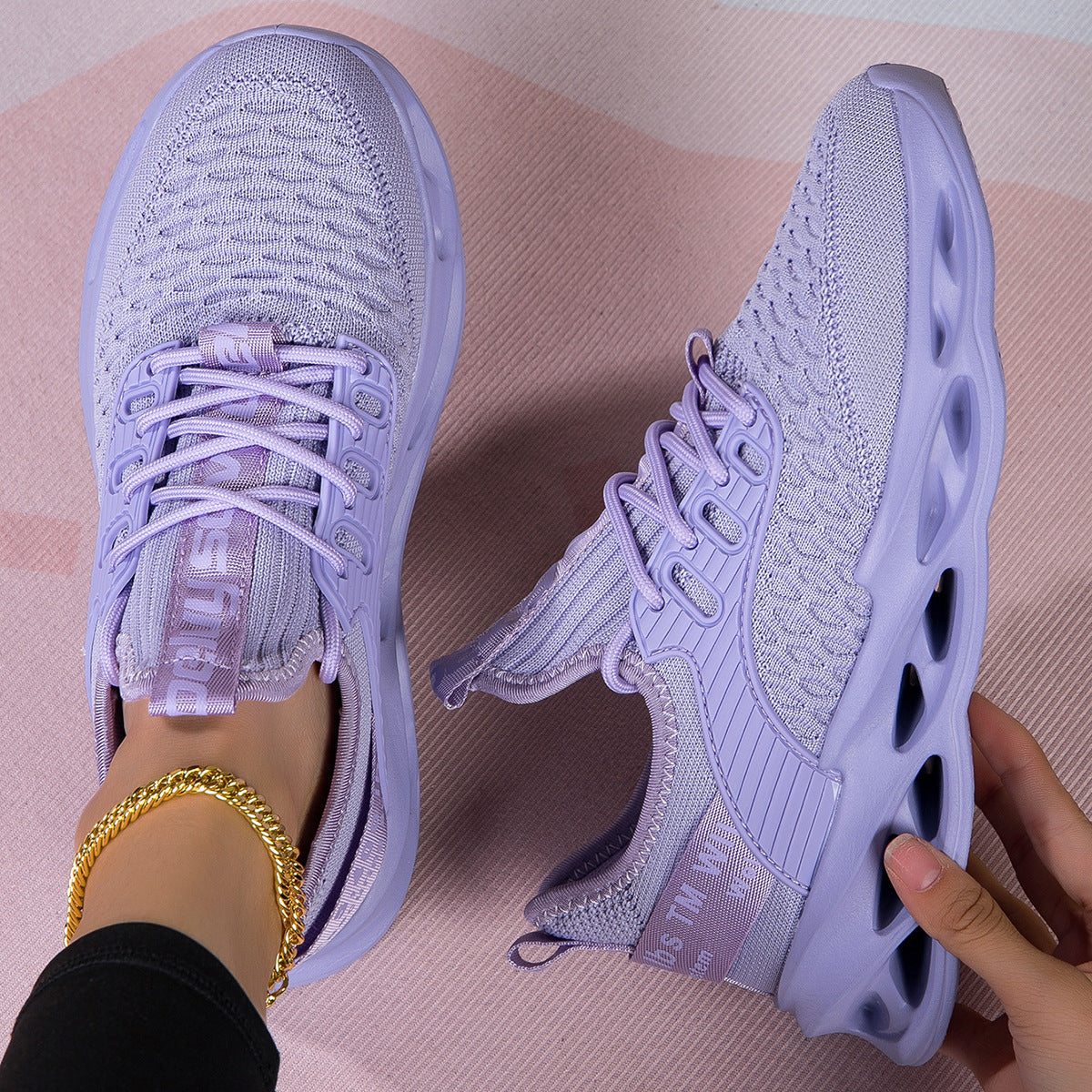 Leichte Damenschuhe mit weicher Sohle