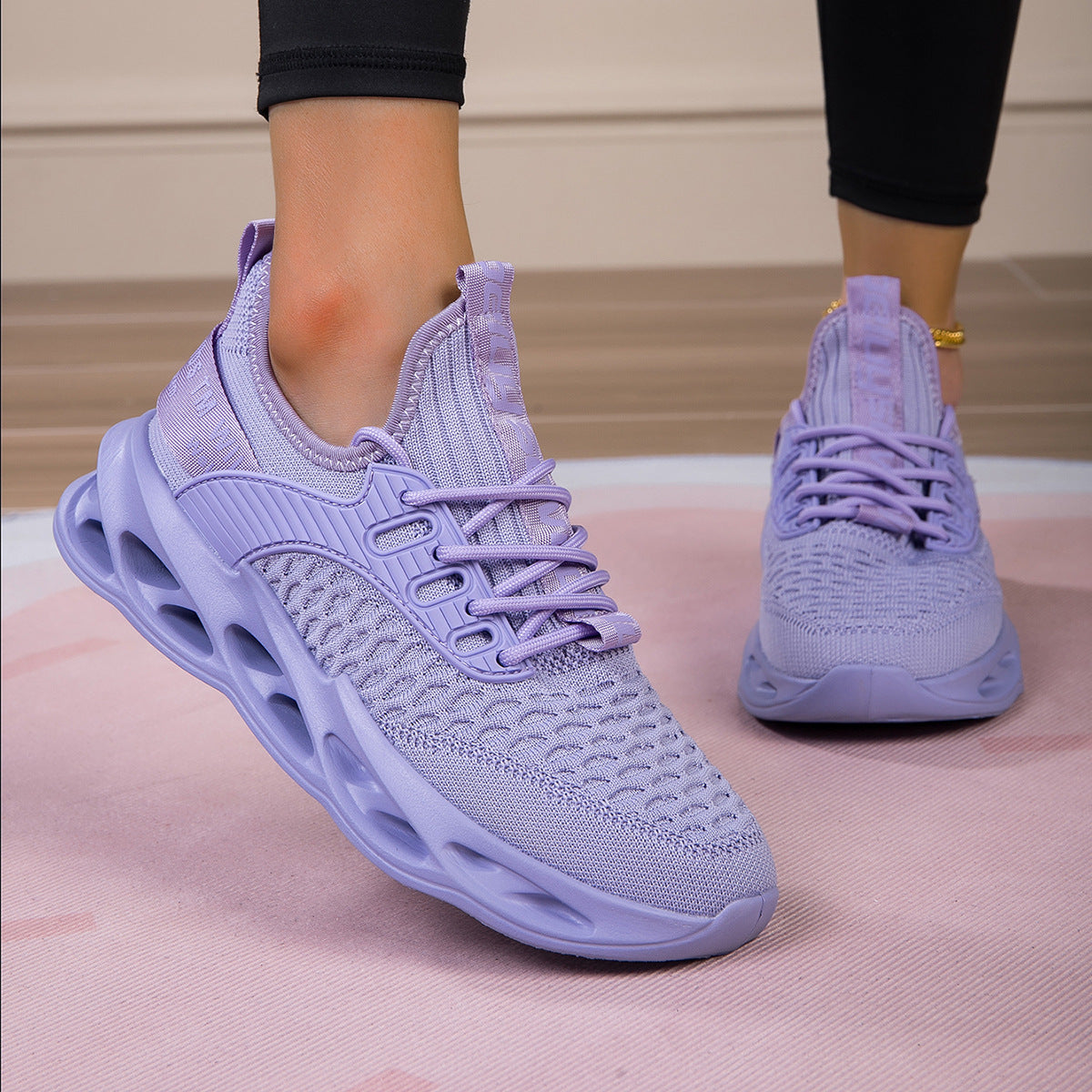 Leichte Damenschuhe mit weicher Sohle